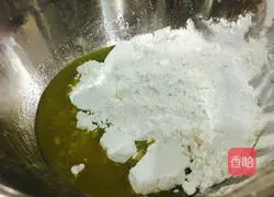 Illustration of how to make egg yolk and lotus paste mooncakes 3