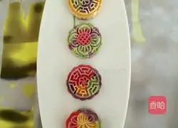 Illustration of how to make cloud bean and vegetable juice mooncakes 6