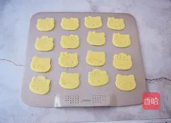 Illustration of how to make cartoon milk biscuits 11