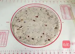 Illustration of how to make oatmeal and honey soft European buns 9