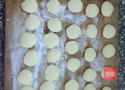 Illustration of how to make rice flour biscuits (electric baking pan version) 6