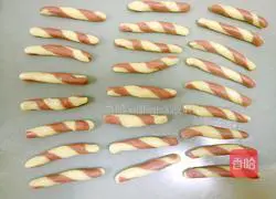 Illustration of how to make two-color circle biscuits 8