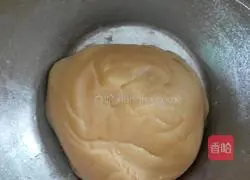 Illustration of how to make Cantonese bean paste and egg yolk mooncakes 3