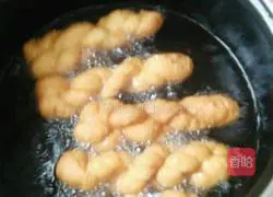 Illustration of how to make egg twists 15