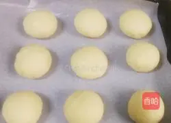 Illustration of how to make fresh meat mooncakes 11