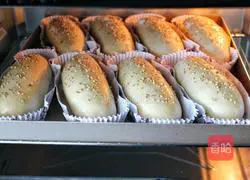 Rye hot dog buns Illustration of how to do it 10