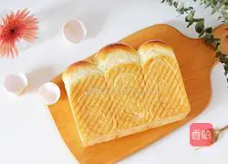 Illustration of how to make meat floss toast 16
