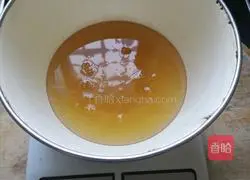 Illustration of how to make Cantonese bean paste mooncakes 2