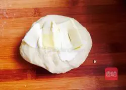 Illustration of how to make chive and cheese bread sticks 3