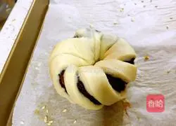 Illustration of making bean paste bread 5