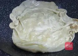 Illustration of how to make crispy sauce pancake 17