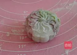 Illustration of how to make four-color snowskin mooncakes 9