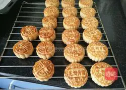 Illustration of how to make jujube mooncakes 12