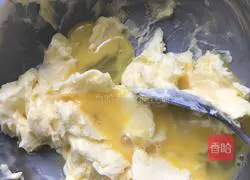 Illustration of how to make French cheese mooncakes 5