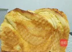 Illustration of how to make braided coconut toast 12