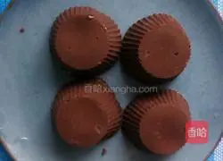 Illustration of how to make ice cream mooncakes 7