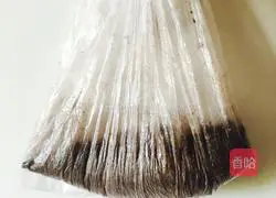 Illustration of how to make banana toast rolls 2