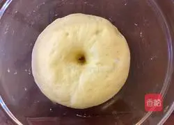 Illustration of how to make caterpillar bread 6