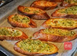 Illustration of how to make garlic French buns 7