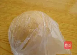 Illustration of how to make black currant bear biscuits 4