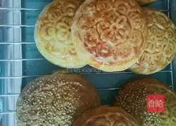 Illustration of how to make peanut mooncakes 8