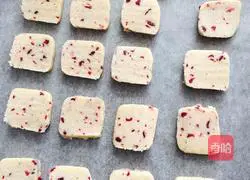 Illustration of how to make cranberry cookies 7