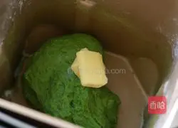 Illustration of how to make spinach sausage buns 4