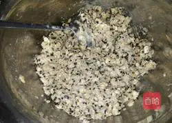 Illustration of making oatmeal black sesame cookies 5