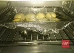 Illustration of how to make soft buns 9