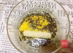 Illustration of how to make golden bread sticks 5