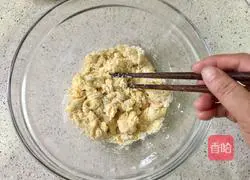 Illustration of how to make caterpillar bread 2