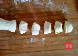 Illustration of how to make cabbage stuffed buns 16