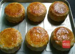 Illustration of how to make bean paste and double yolk mooncakes 19