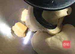 Illustration of how to make morning fast toast slices 5