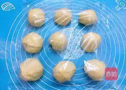 Illustration of how to make croissants 8