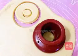 Illustration of how to make bread donuts 7