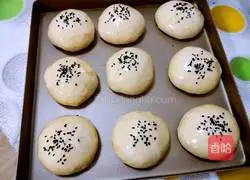 Illustration of how to make honey bean meal buns 14