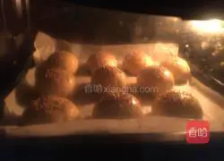 Illustration of how to make mustard vegetable and fresh meat mooncakes 18