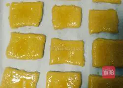 Illustration of making old-fashioned yeast biscuits 5