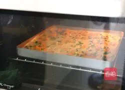 Illustration of how to make meat floss salad rolls 14