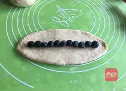 Illustration of how to make meat floss and blueberry bread 13
