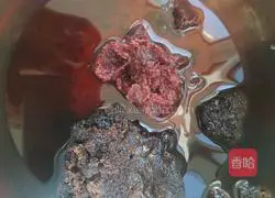 Illustration of how to make rose mixed sugar mooncakes 3