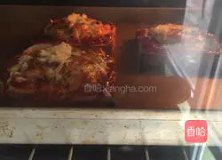 Illustration of how to make egg and cheese toast 9