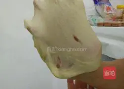 Illustration of how to make raisin milk toast 4