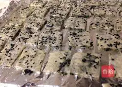 Sesame and seaweed soda crackers recipe 8
