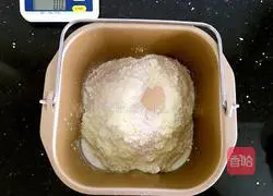 Illustration of how to make cheese and meat floss bread 2