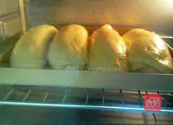 Illustration of how to make kiwi jam bread 14