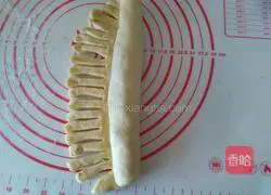 Caterpillar Bread Recipe Illustration 7