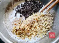 Illustration of how to make walnut chocolate cookies 7