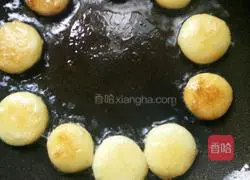 Illustration of how to make potato biscuits 7